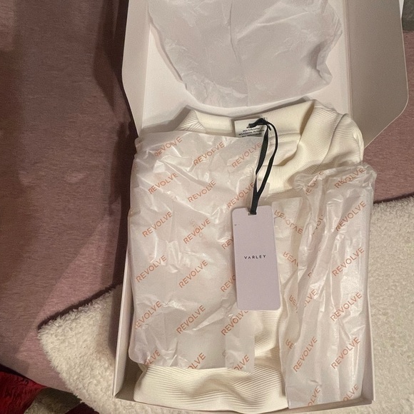 Varley Mae Oversized Sweatshirt NWT in Box! Size M. Luxury feel, retails $148 - Picture 8 of 11